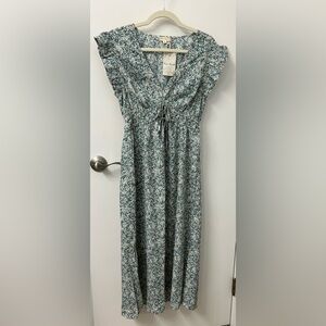 Hem & Thread Sage Green and Cream Floral Maxi Dress Short Sleeve Med NWT